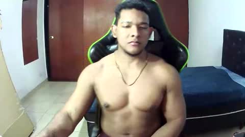 Snapshot of caballerozodi chatting on 10/13/25, 01:16 caballerozodi online show from 10/13/25, 01:16