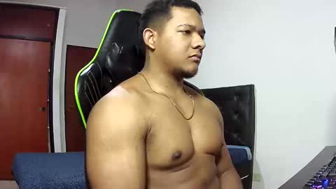 Snapshot of caballerozodi chatting on 10/13/25, 01:22 caballerozodi online show from 10/13/25, 01:22