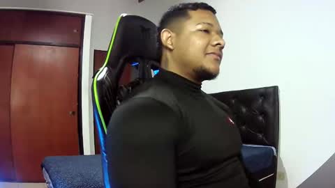 Snapshot of caballerozodi chatting on 10/26/25, 03:29 caballerozodi online show from 10/26/25, 03:29