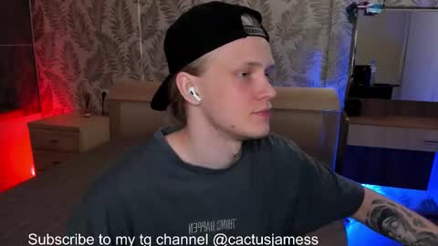 Snapshot of cactusjames_69 chatting on 10/10/25, 07:02 James online show from 10/10/25, 07:02