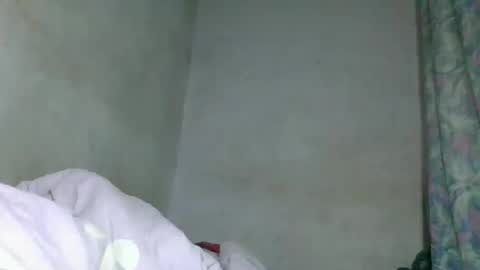 Snapshot of caella98 chatting on 04/22/26, 04:04 caella98 online show from 04/22/26, 04:04