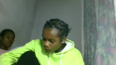 Snapshot of caella98 chatting on 04/23/26, 12:40 caella98 online show from 04/23/26, 12:40