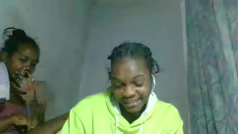 Snapshot of caella98 chatting on 04/24/26, 01:35 caella98 online show from 04/24/26, 01:35