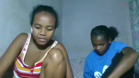 Snapshot of caella98 chatting on 05/11/26, 04:37 caella98 online show from 05/11/26, 04:37