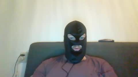 Snapshot of cagegag31 chatting on 11/21/25, 11:20 cagegag31 online show from 11/21/25, 11:20