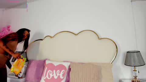 Snapshot of cahitlinbel chatting on 10/28/25, 07:23 Cahitlin online show from 10/28/25, 07:23