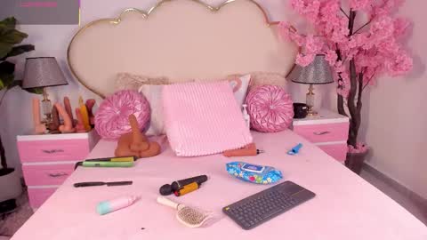 Snapshot of cahitlinbel chatting on 02/24/26, 06:00 Cahitlin online show from 02/24/26, 06:00