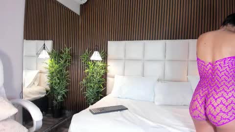 Snapshot of cailynbrowm chatting on 10/18/25, 04:59 CailynBrown online show from 10/18/25, 04:59