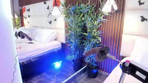 Snapshot of cailynbrowm chatting on 10/26/25, 05:02 CailynBrown online show from 10/26/25, 05:02