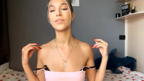 Kate online show from 10/22/25, 08:03