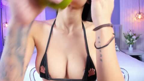 Caitlyn  online show from 10/14/25, 10:54