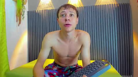 Snapshot of caleb_evvans chatting on 11/01/25, 03:52 caleb online show from 11/01/25, 03:52