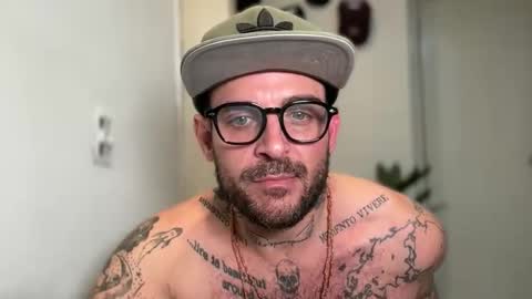 CaliforniaBrazilian online show from 04/21/26, 01:29