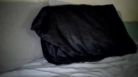 Caligurl   Queen    Head Fluffer In Charge  Goddess of Cocktease   Mistress of Holes online show from 01/27/25, 03:50