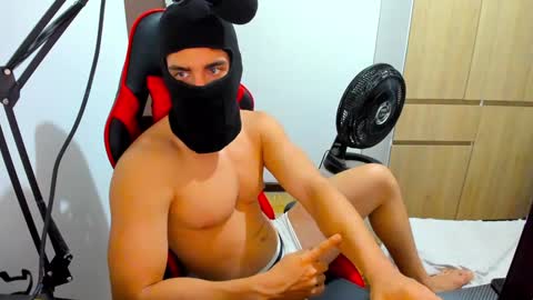 calihotcaliente27 online show from 12/04/24, 12:03