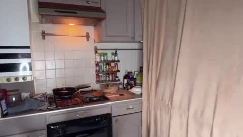 Caliiie of online show from 02/10/25, 06:31