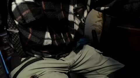 calinou17310878664 online show from 04/01/26, 03:20