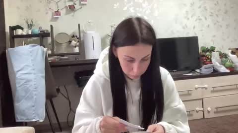 Anna online show from 04/08/26, 10:48