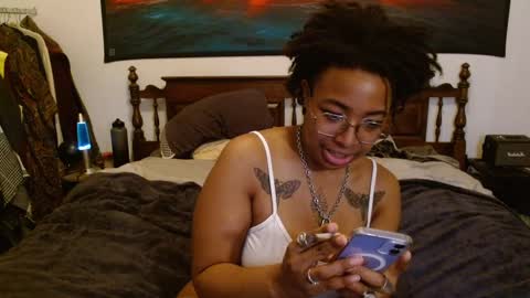 Snapshot of call_me_hedone chatting on 01/27/25, 03:07 Hedone online show from 01/27/25, 03:07