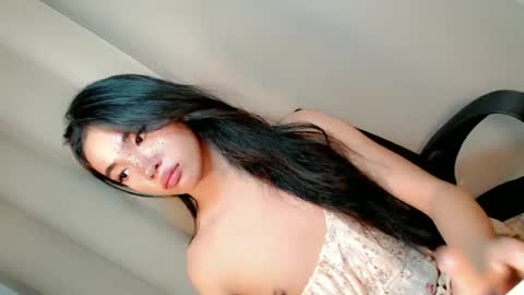 Snapshot of call_me_nina chatting on 06/26/26, 01:43 call_me_nina online show from 06/26/26, 01:43
