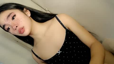 Snapshot of call_me_nina chatting on 07/29/26, 01:15 call_me_nina online show from 07/29/26, 01:15