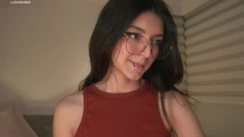 Snapshot of call_me_rosie chatting on 05/08/26, 12:38 online show from 05/08/26, 12:38