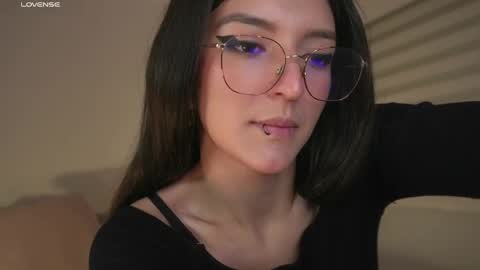 Snapshot of call_me_rosie chatting on 05/28/26, 11:46 online show from 05/28/26, 11:46