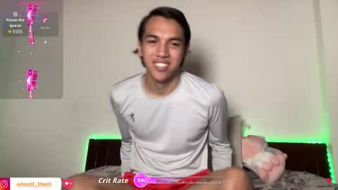 Snapshot of call_me_theo chatting on 11/13/25, 01:10 Mateo online show from 11/13/25, 01:10