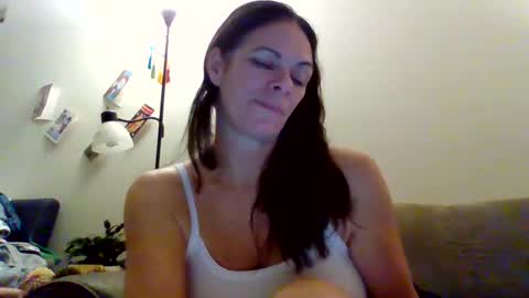 Snapshot of calli_girl420 chatting on 12/28/24, 06:39 Calli online show from 12/28/24, 06:39