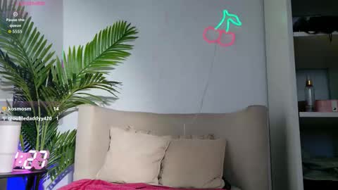 Mia online show from 03/04/26, 04:02