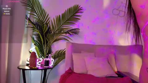 Mia online show from 03/06/26, 04:47