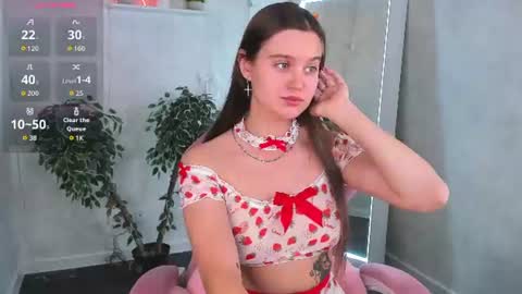Renesmy online show from 06/26/26, 12:37
