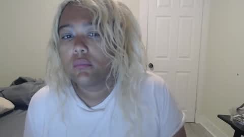 Snapshot of cals9x chatting on 09/29/25, 12:32 camzxoxox online show from 09/29/25, 12:32