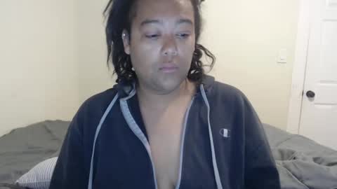 Snapshot of cals9x chatting on 09/30/25, 01:05 camzxoxox online show from 09/30/25, 01:05