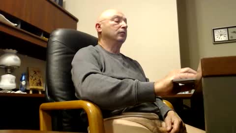 Snapshot of calthegoose chatting on 10/27/25, 09:52 Calthegoose online show from 10/27/25, 09:52