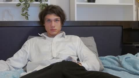 Calvin online show from 01/12/25, 03:39