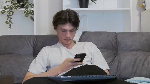 Calvin online show from 02/02/25, 07:57