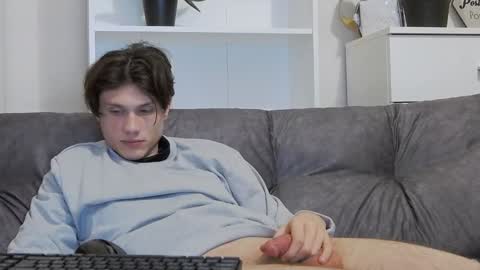 Calvin online show from 02/03/25, 01:30