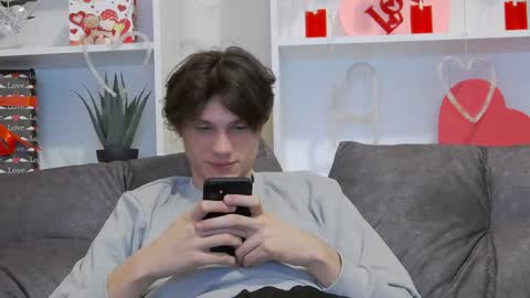 Calvin online show from 02/05/25, 07:53