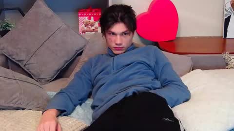 Calvin online show from 02/12/25, 02:35