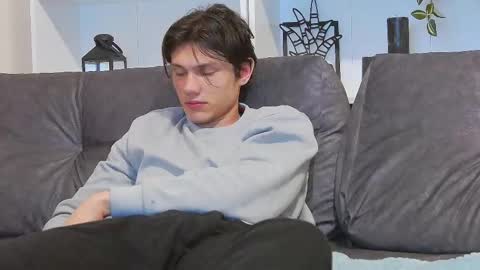 Calvin online show from 03/06/25, 01:48