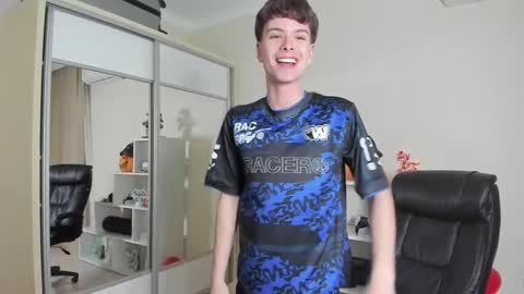 Hey I am Calvin  online show from 02/19/25, 07:16