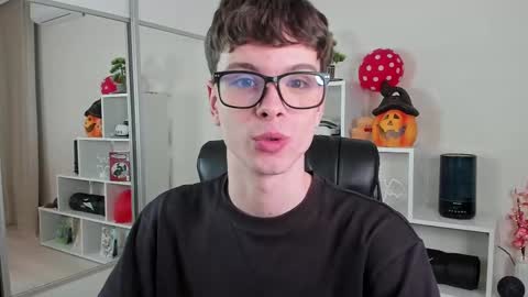 Hey I am Calvin  online show from 03/11/25, 07:14