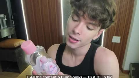 Hey I am Calvin  online show from 04/25/26, 05:10