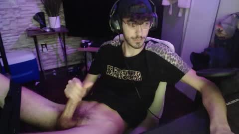 Snapshot of calvin_tanner chatting on 11/14/25, 10:29 calvin_tanner online show from 11/14/25, 10:29