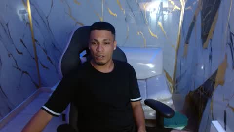 Snapshot of cam_xman chatting on 05/14/26, 07:04 cam_xman online show from 05/14/26, 07:04