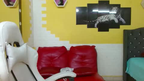 Snapshot of cam_xman chatting on 05/23/26, 07:18 cam_xman online show from 05/23/26, 07:18