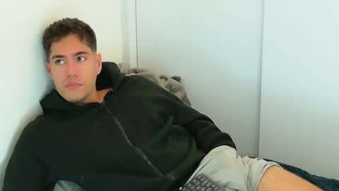 camara110 online show from 11/08/25, 08:18