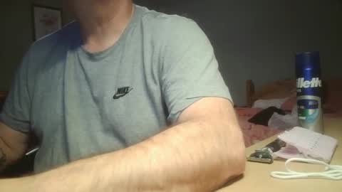 Snapshot of cambsuk chatting on 11/22/25, 12:20 cambsuk online show from 11/22/25, 12:20