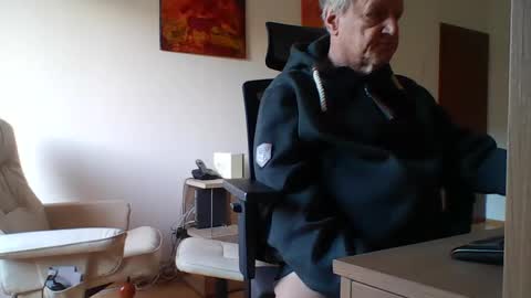 camcologne online show from 01/03/25, 11:14